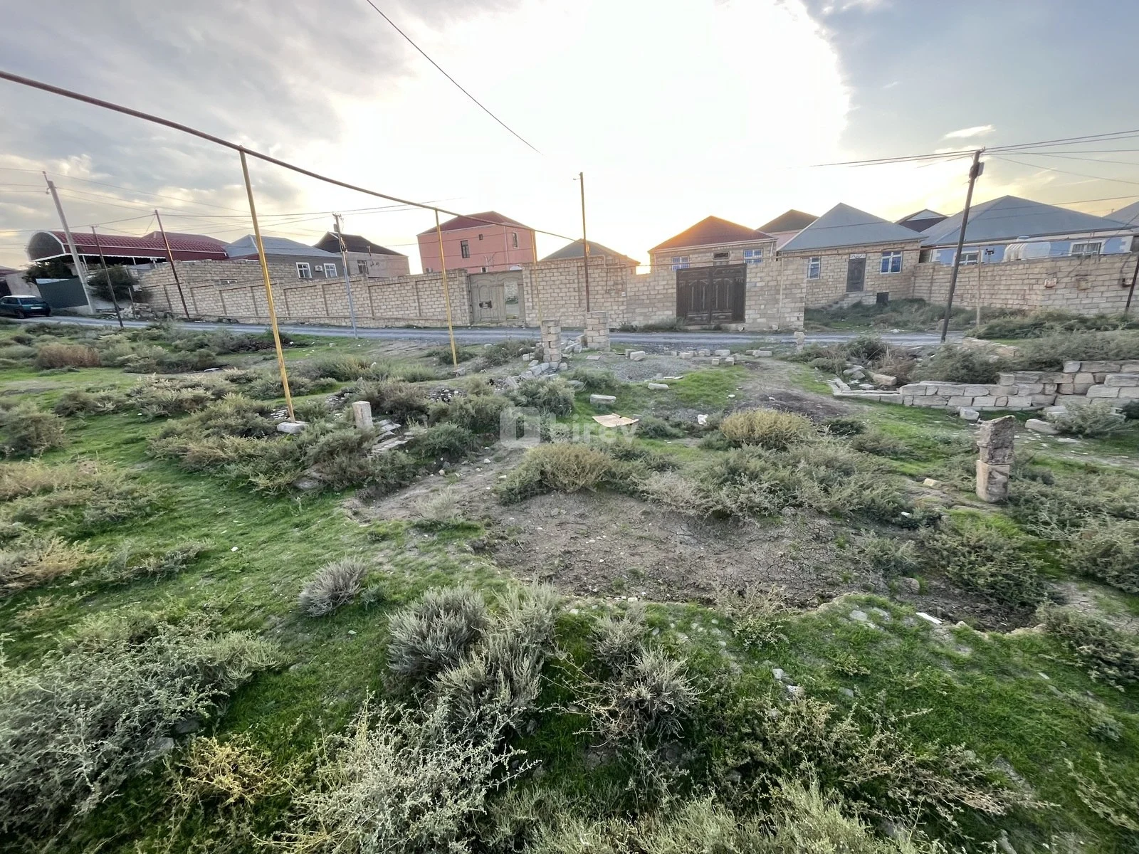 Участок 1 сотка, пос. Ашагы Гюздек, Musviqabad qesebesi Kerpic zavod yolu, Абшеронский район — фото 1