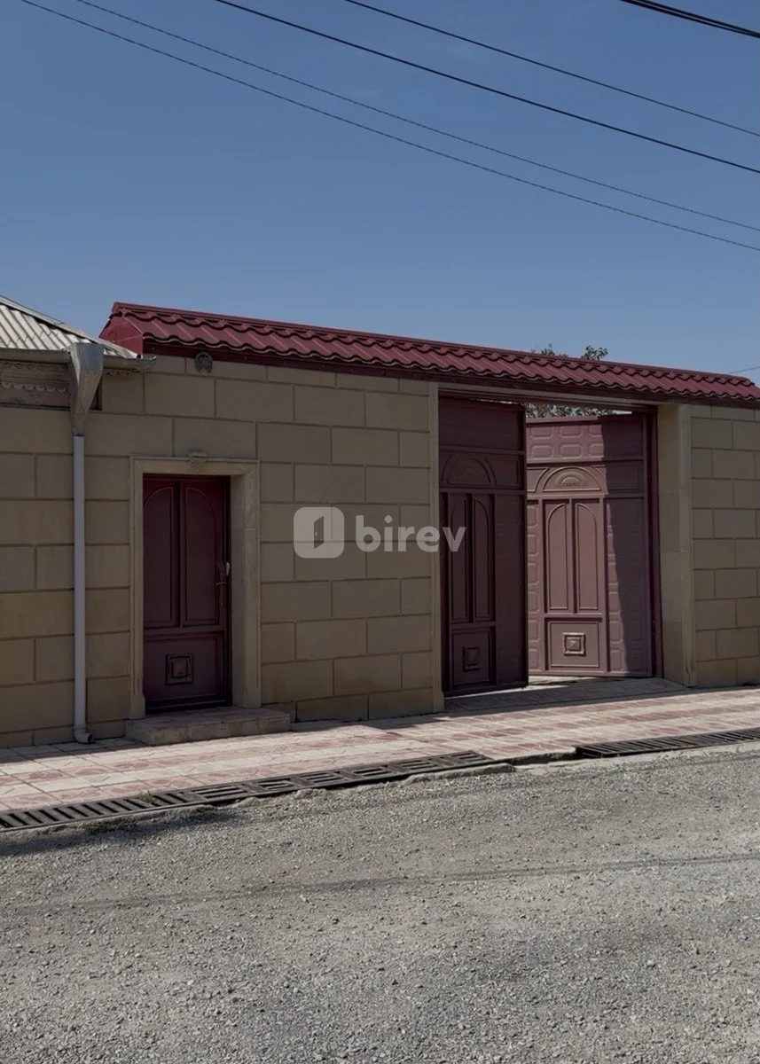 6-комнатный дом, Шамкирский район, Atatürk küçəsi, Шамкирский район — фото 1