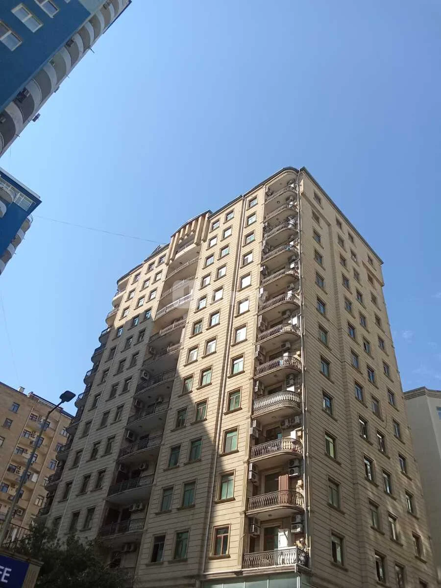 3-комнатная квартира, Ясамальский район, Mirzə Fətəli Axundov küç. 195, Баку — фото 1