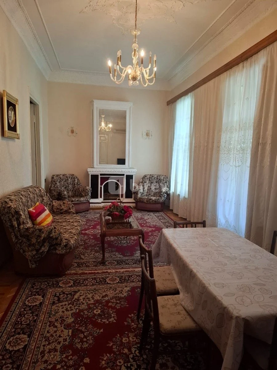 3-комнатная квартира, Насиминский район, Əlövsət Quliyev küç., Баку — фото 1