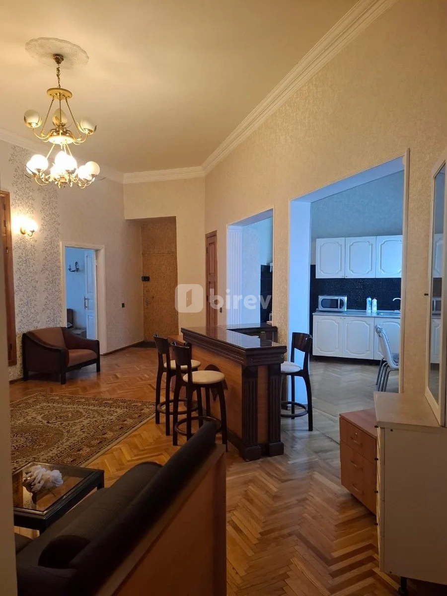 3-комнатная квартира, Насиминский район, Əlövsət Quliyev küç., Баку — фото 2