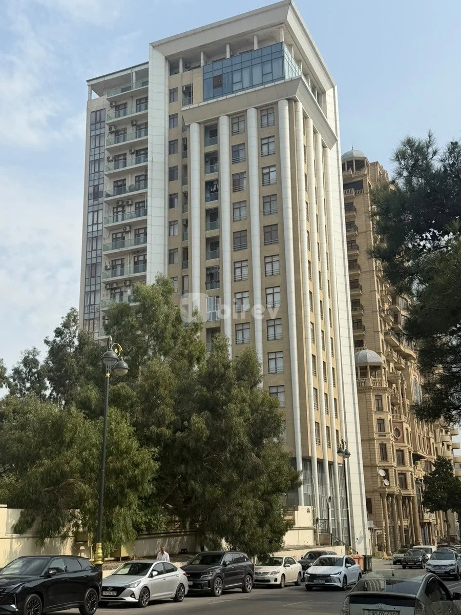 3-комнатная квартира, Насиминский район, Həsən Əliyev küç., 105 a., Баку — фото 1