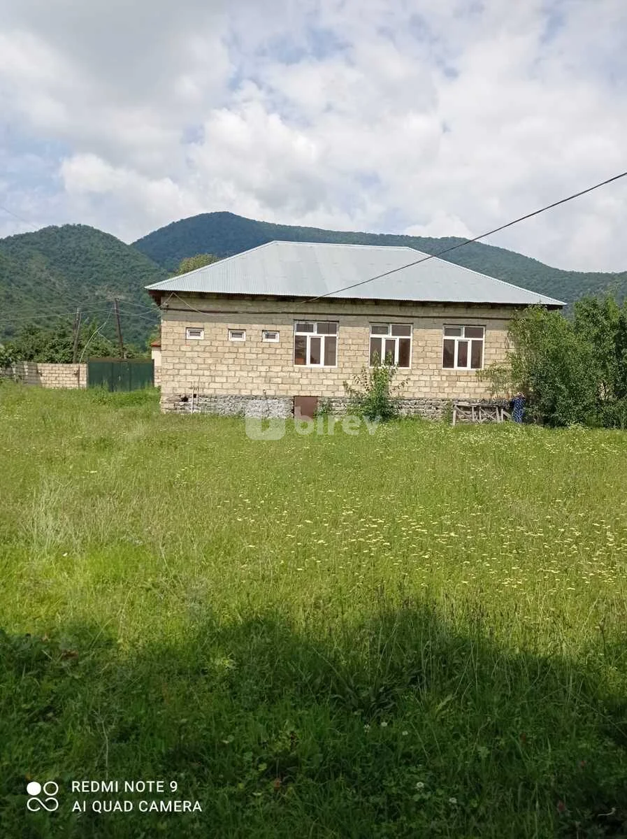 3 otaqlı həyət evi, Qax rayonu, Qax rayonu Güllük kəndi — şəkil 1