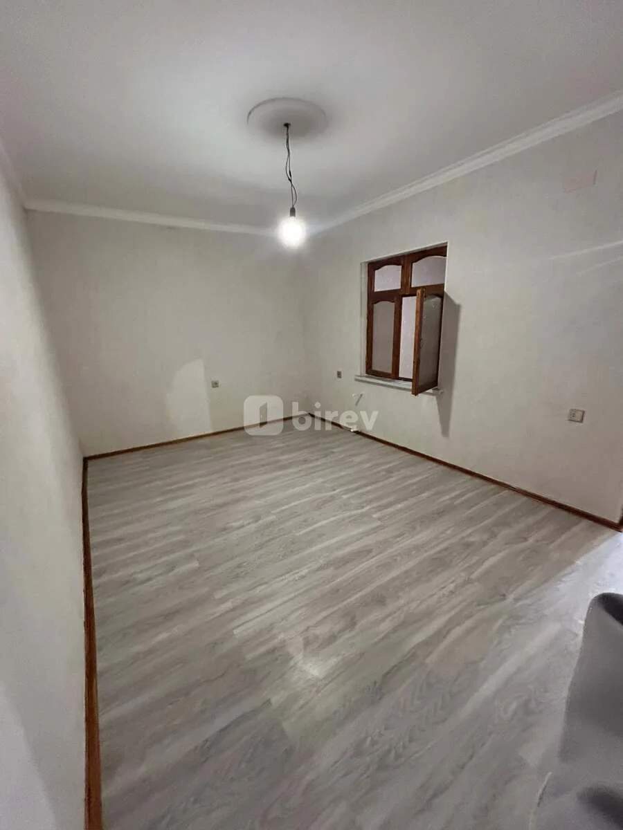 3 otaqlı həyət evi, Bayıl q., Bayıl qəsəbəsi, Səbail rayonu — şəkil 1