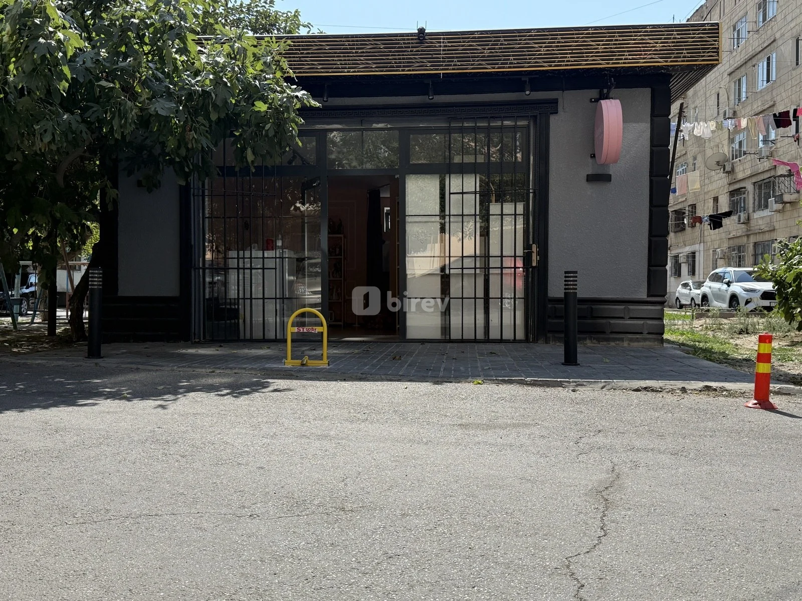 Obyekt, Nizami rayonu, Əlif Hacıyev küçəsi, Bakı şəhəri — şəkil 1