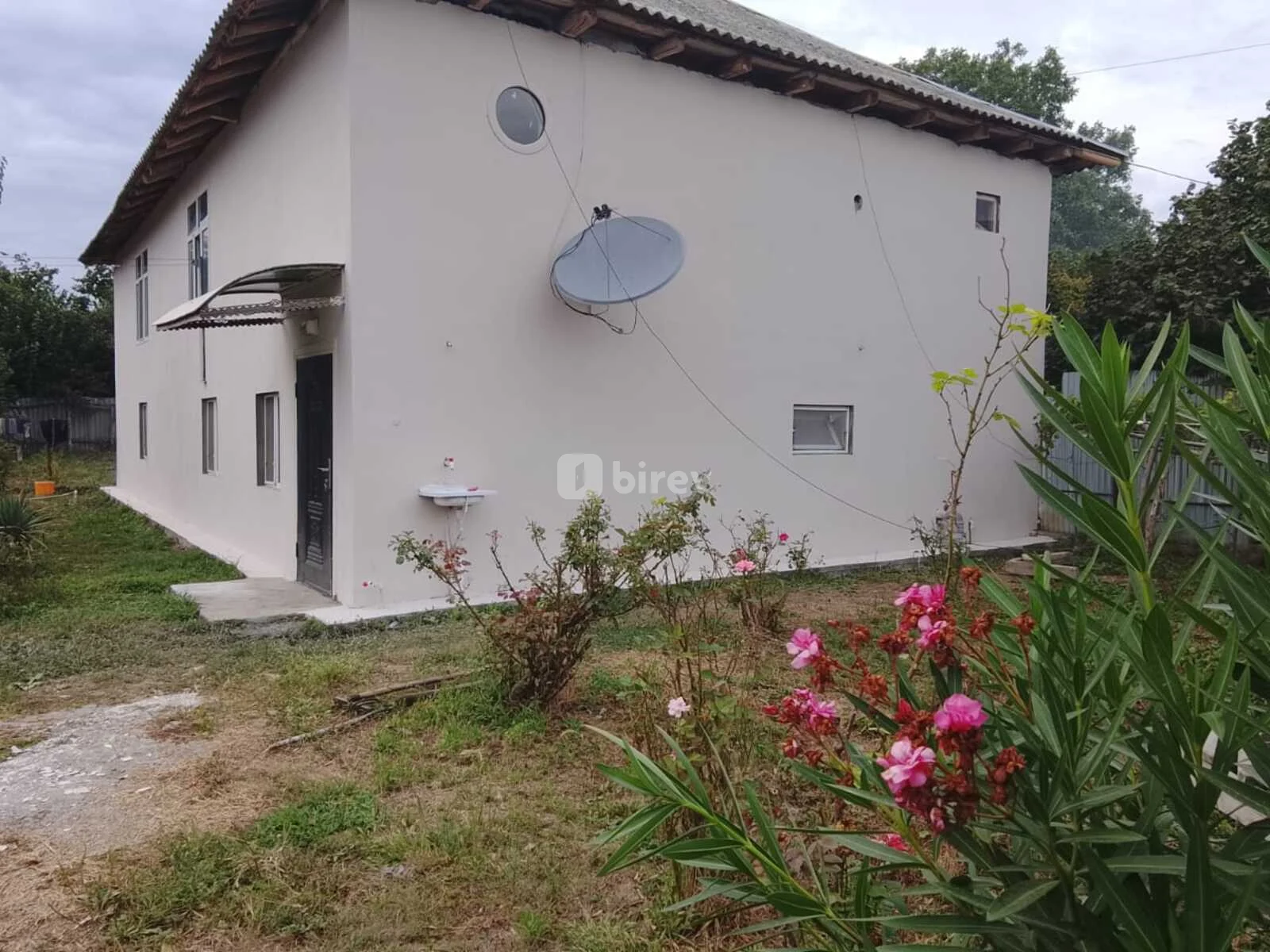 4 otaqlı həyət evi, Oğuz rayonu, Tayıflı kəndi. — şəkil 1