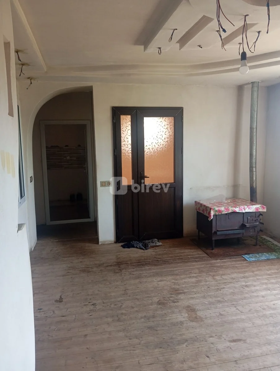 4 otaqlı həyət evi, Oğuz rayonu, Tayıflı kəndi. — şəkil 17