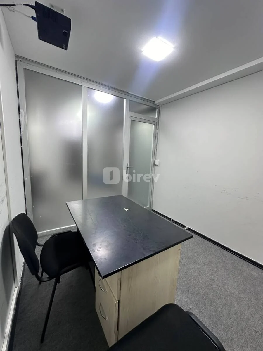 Ofis, Səbail rayonu, Həsən Abdullayev küçəsi, Bakı şəhəri — şəkil 1