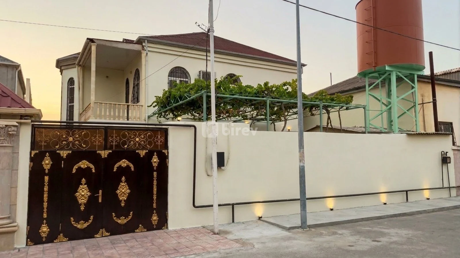 6 otaqlı həyət evi, Qaraçuxur q., Şərq yaşayış sahəsi, Suraxanı rayonu — şəkil 1