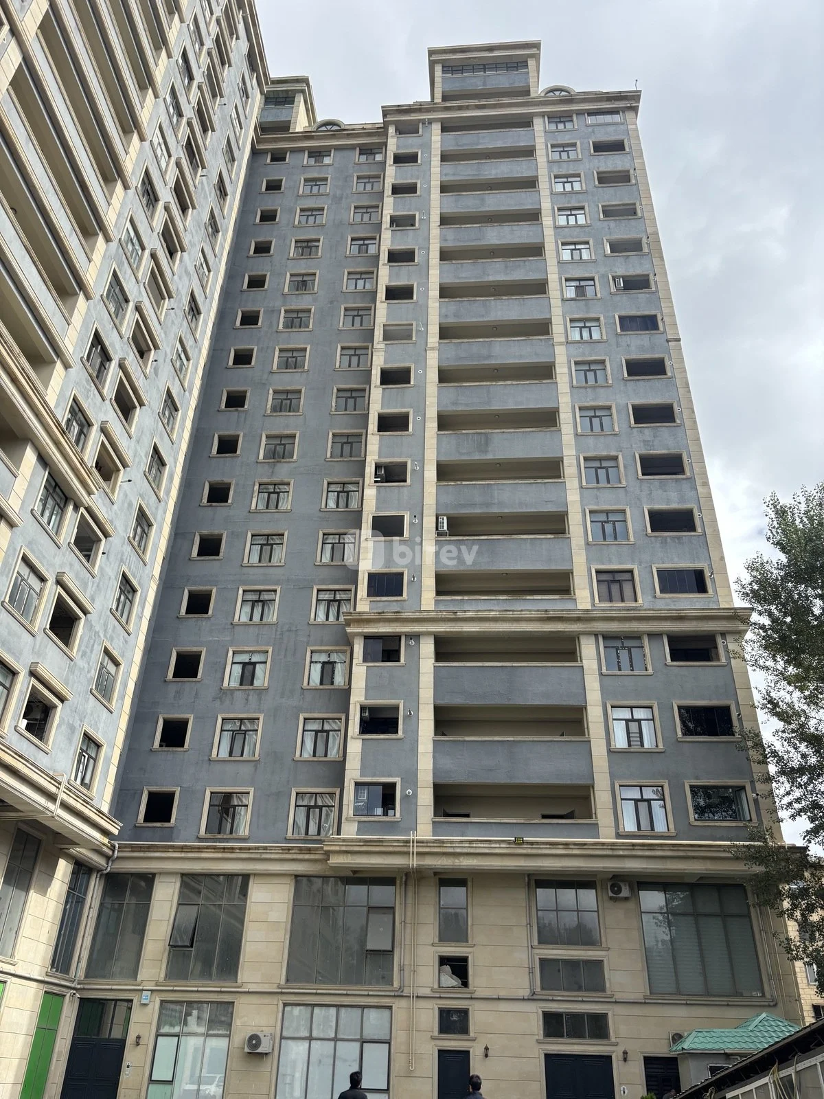 4 otaqlı mənzil, 8-ci mikrorayon, Səttar Bəhlulzadə, Binəqədi rayonu — şəkil 1