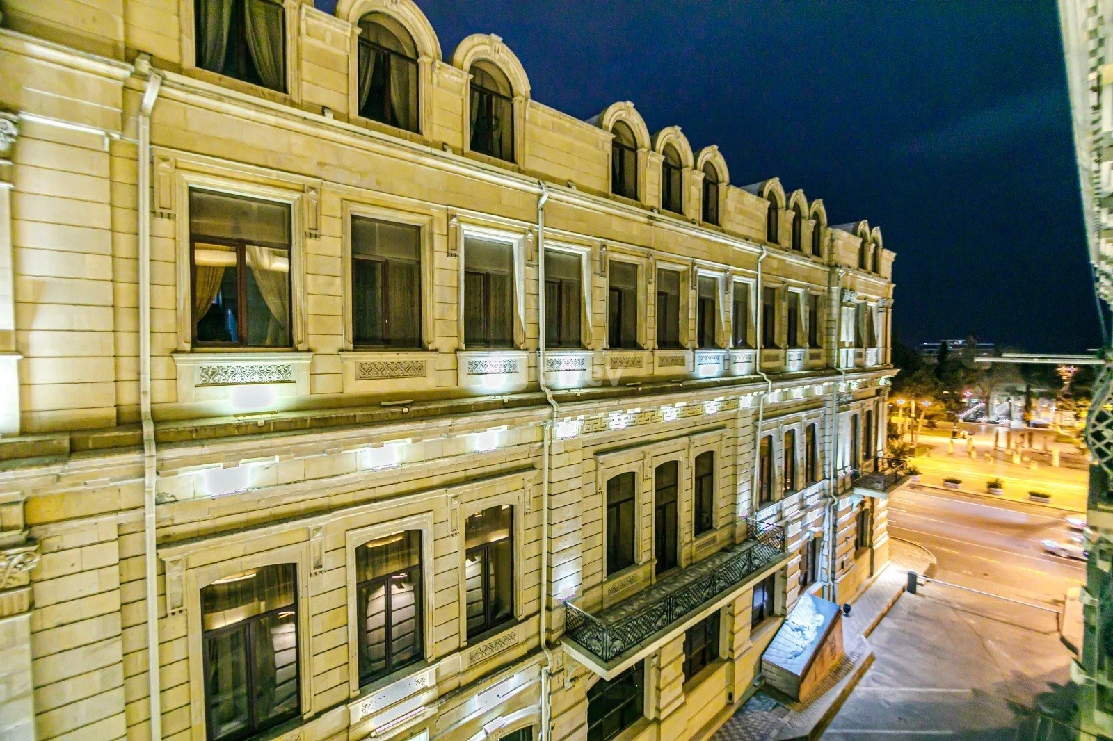 4 otaqlı mənzil, Səbail rayonu, Zərifə Əliyeva küçəsi, Bakı şəhəri — şəkil 1