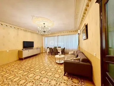 4 otaqlı mənzil, Yasamal rayonu, Elmlər Akademiyası m.