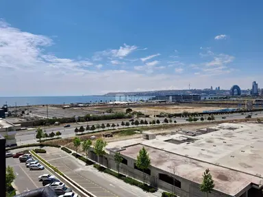 4 otaqlı mənzil, Ağ şəhər q.