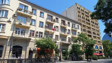 3 otaqlı mənzil, Səbail rayonu, 28 May m.