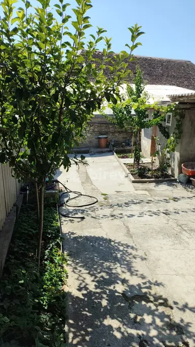 2 otaqlı həyət evi, Şəki şəhəri, Şəki ş.
