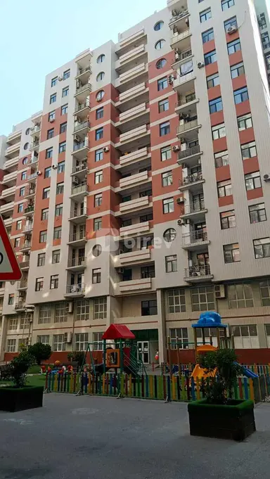 5-комнатная квартира, Насиминский район, м. 20 Января