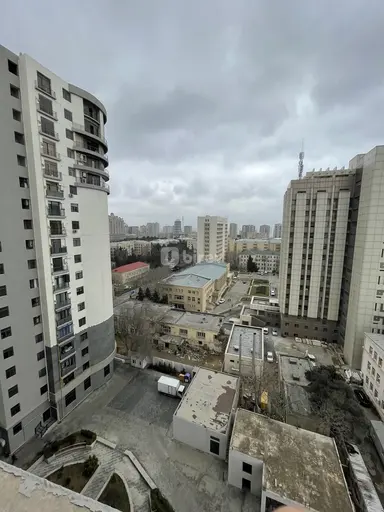 6 otaqlı mənzil, Yasamal q.