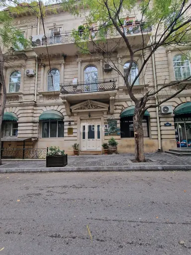 3 otaqlı mənzil, Nəsimi rayonu, 28 May m.