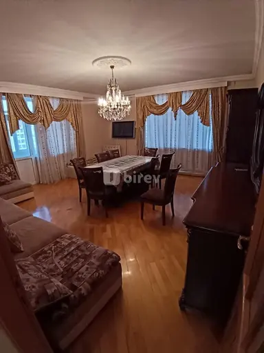 Сосед по комнате — Sənan