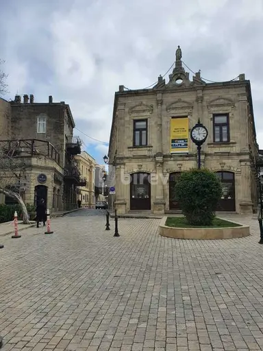 Ofis, Səbail rayonu, İçərişəhər m.