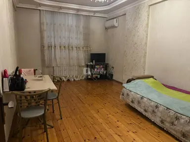 Otaq yoldaşı — Elan