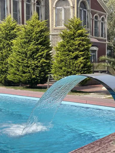 16 otaqlı həyət evi, Şüvəlan q.