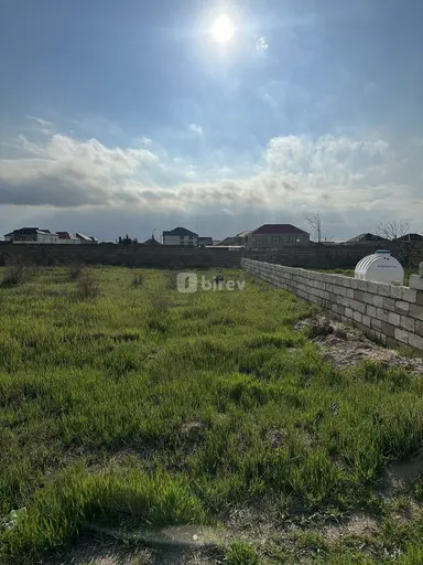 3 sot torpaq, Binə q.