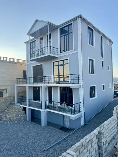 10 otaqlı həyət evi, Şıxov q.