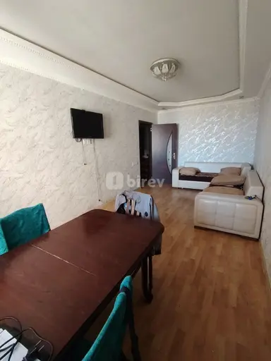 Otaq yoldaşı — Nihad