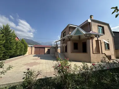 4 otaqlı həyət evi, Oğuz rayonu, Oğuz r.