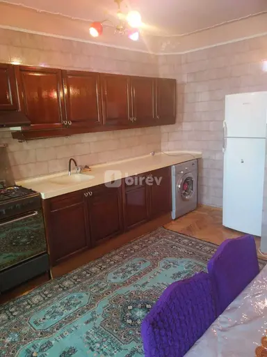 Otaq yoldaşı — Elxan