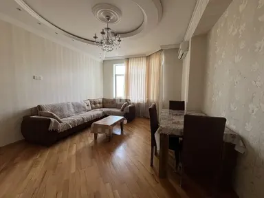 Otaq yoldaşı — Nigar